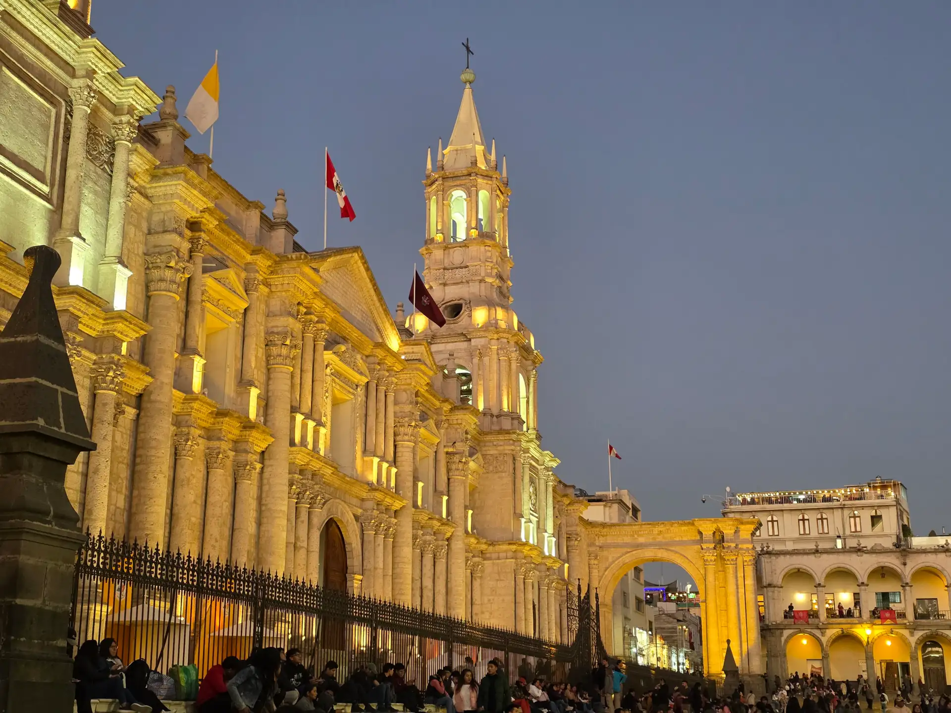 Plaza de Armas de Arequipa atardecer