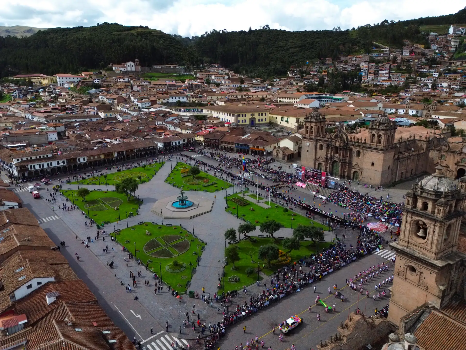 Plaza de Armas del Cusco y Catedral – Centro histórico patrimonio mundial UNESCO