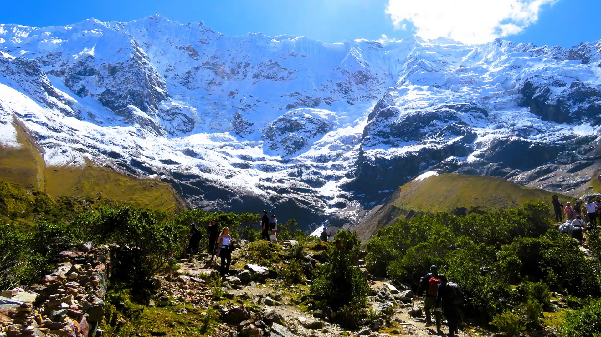 Nevado Salkantay visto durante el recorrido a Laguna Humantay