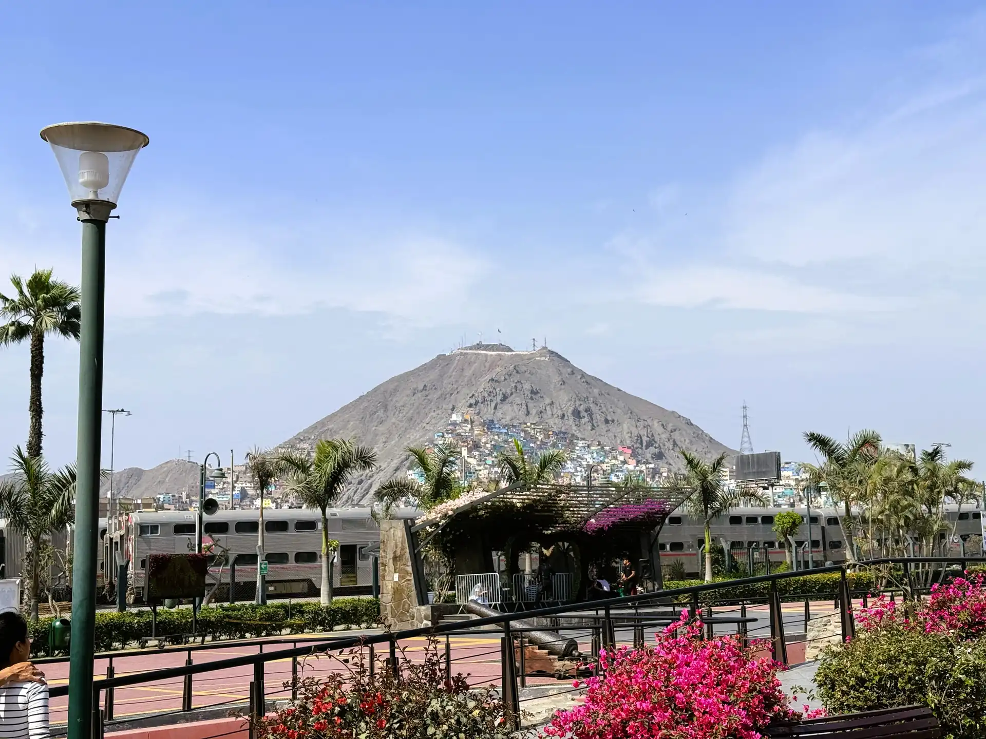 Vista al cerro cerro san cristobal lima mirador