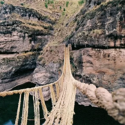 peru-qeswachaka-bridge-weaving