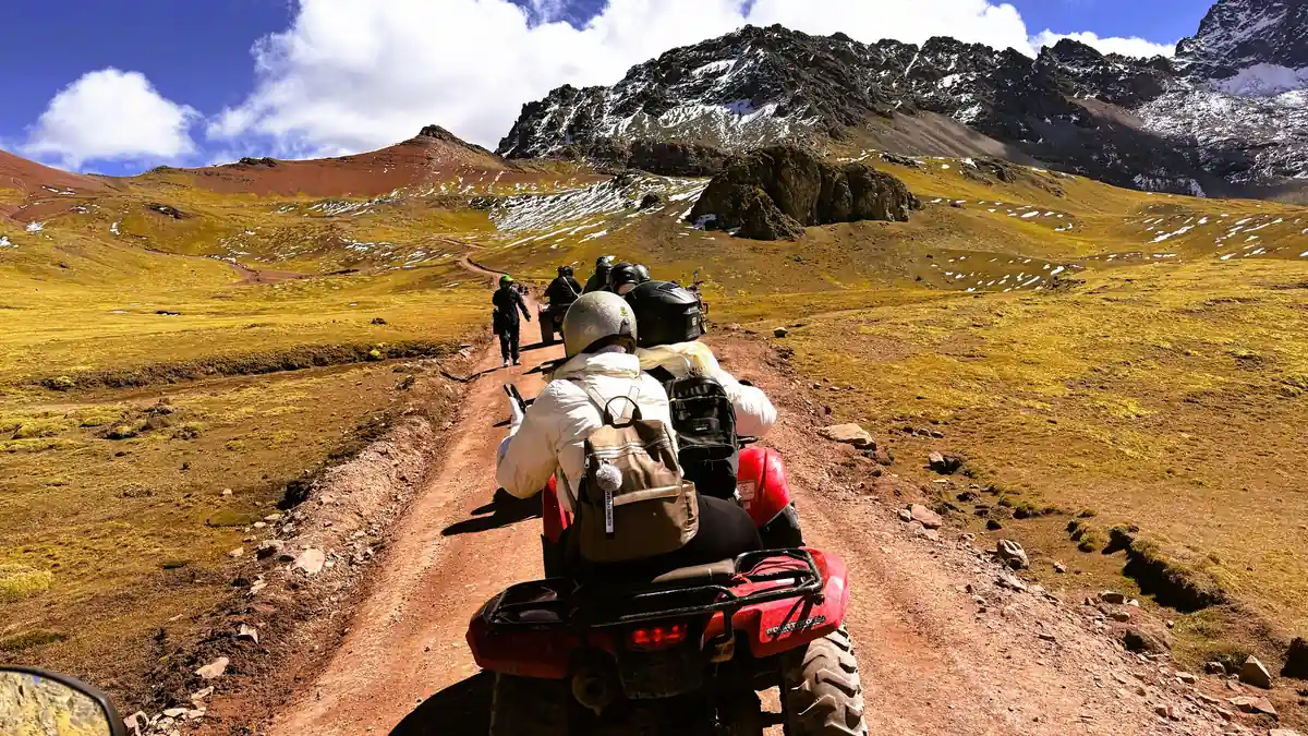 Tour en Cuatrimotos ATV por la Montaña de Colores Vinicunca desde Cusco