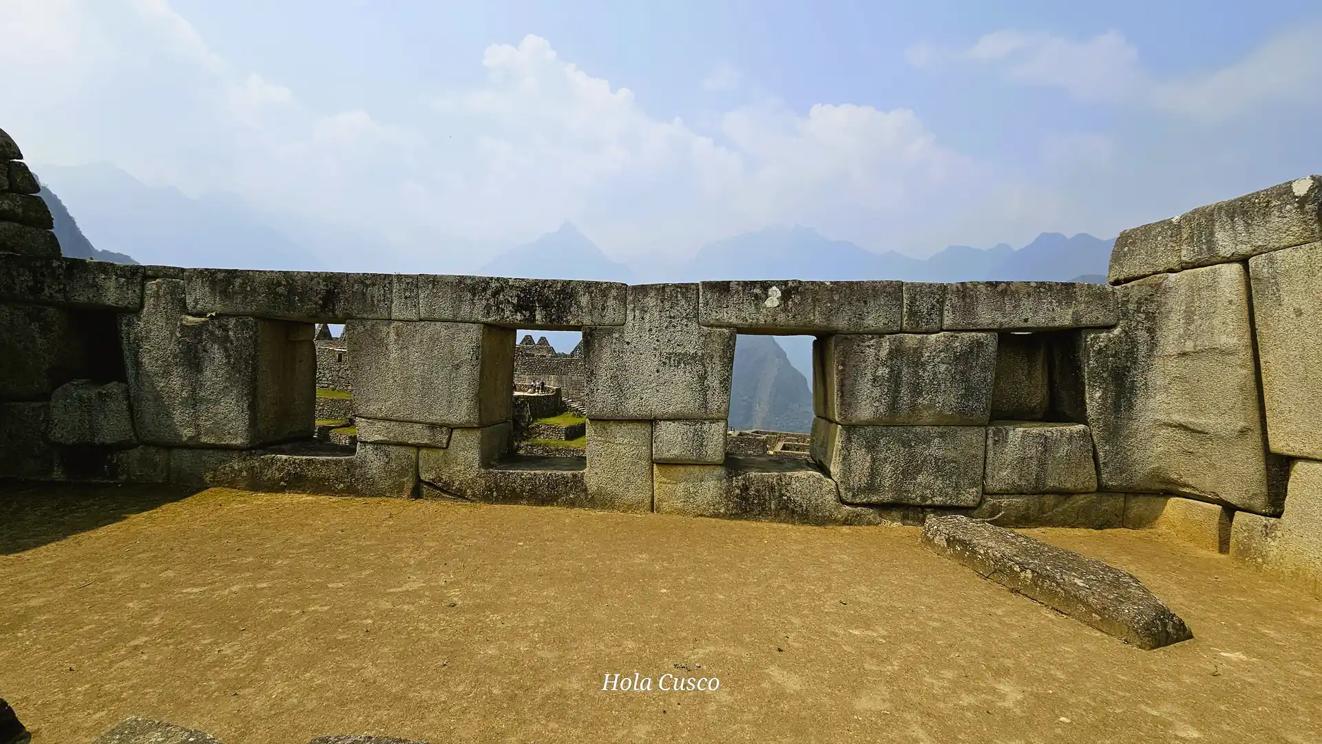 Arquitectura inca detallada del Templo de las Tres Ventanas in Machu Picchu.